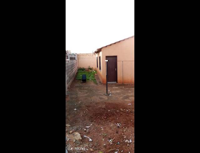 2 BEDROOM HOUSE FOR SALE IN ESSELEN PARK EXT 1